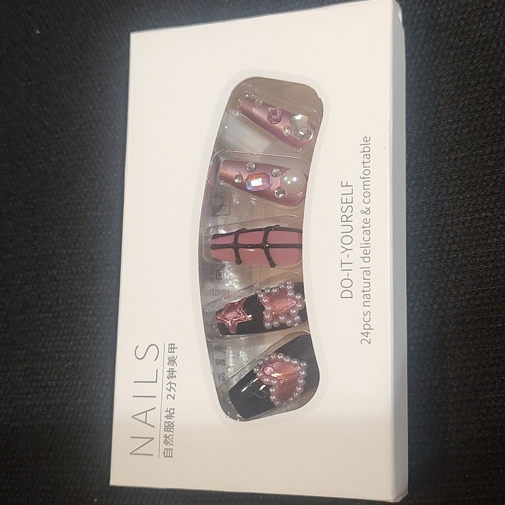 New press on nails